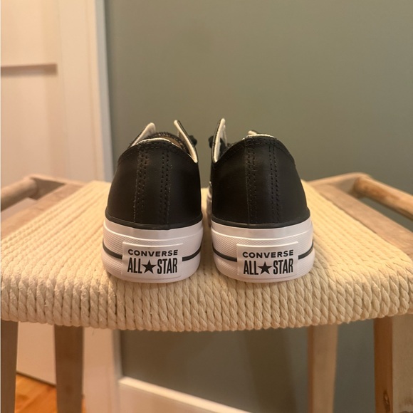 Brand NWOT Size 8 Leather Converse Chuck Taylor All Star Lift sneaker. - Picture 9 of 9